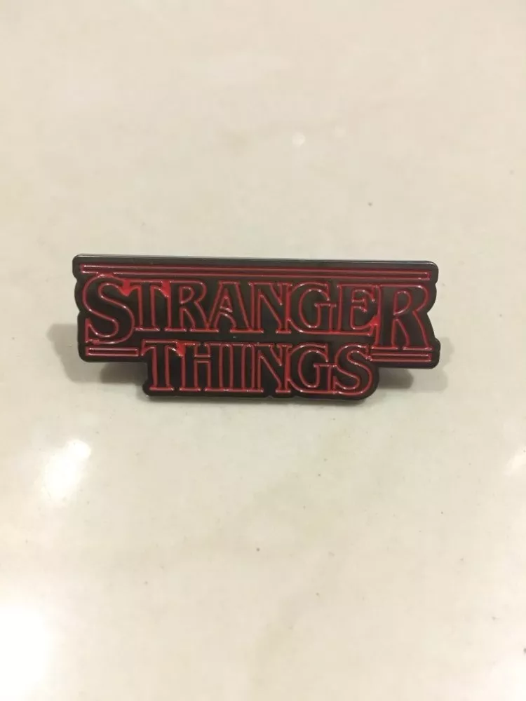 2011189233 Broche Stranger Things Esmalte Pin Inspirado Arte Pin Qualidade Premium Alfinete de Lapela Presente Perfeito para Os Fãs de Onze