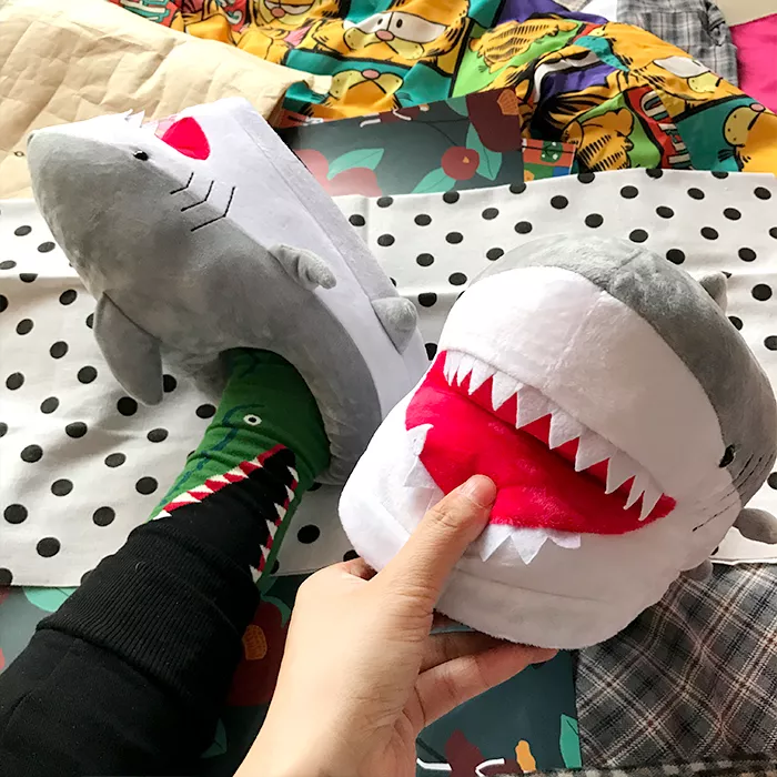 221555318 Pantufa Winter Super Animal Funny Shoes For Men and Women Warm Soft Bottom Home&House Indoor Floor Shark Furry Home Slippers Shallows