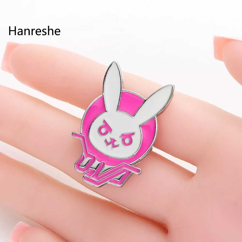 236225772 Broche Overwatch Mais de assistir jogo dva coelho logotipo metal pino rosa diva coelho duro esmalte broche para cosplay prop traje acessório jóias