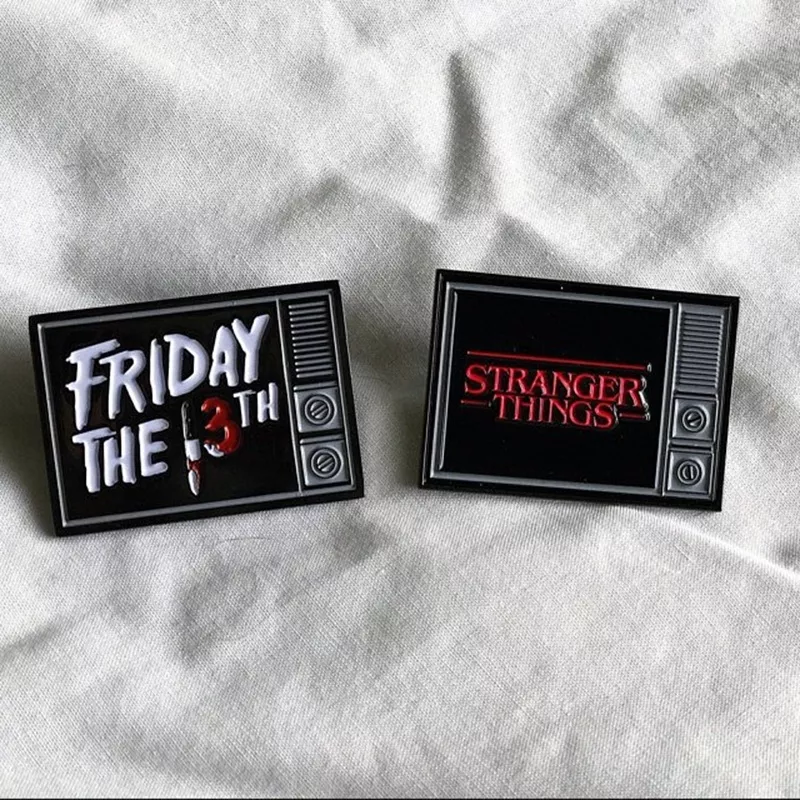 429099176 Broche Waffle 11 Onze Stranger Things TV Esmalte Pin Broches para Mulheres Dos Homens