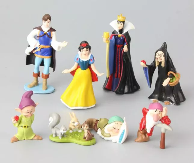 8 pecas set action figurebranca de neve e os sete anoes 10cm Disney adia remake de Branca de Neve para 2025.