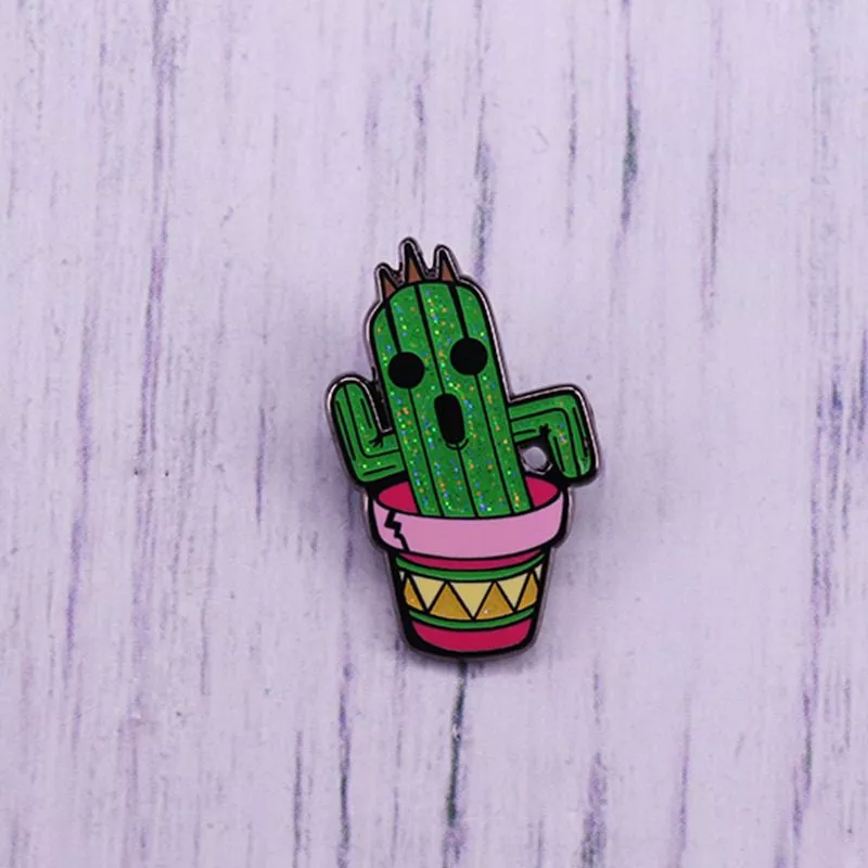 Potted-Cactuar-glitter-brooch-Final-Fantasy-game-fans-flair-addition-4000135908111-2