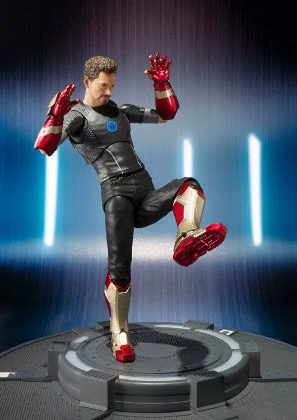 action figure avengers tony stark homem de ferro iron man 17cm Anel VIngadores Homem de Ferro Iron Man tony stark jóias vendas quentes brilhante ouro cor bisel homem de ferro novo conforto masculino casamento dois cor anel