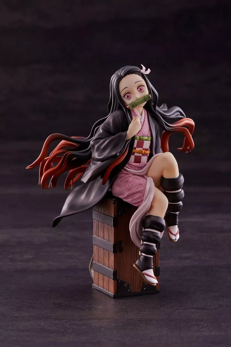 action figure kimetsu no yaiba nezuko figura 1 8 figuras de acao pvc brinquedo demon Protetor de Cabeça Demon Slayer Anime Kimetsu no Yaiba airou javali cosplay inverno quente pescoço protetor sono chapéu u-forma travesseiro menino menina papel boneca adereços dos desenhos animados boné