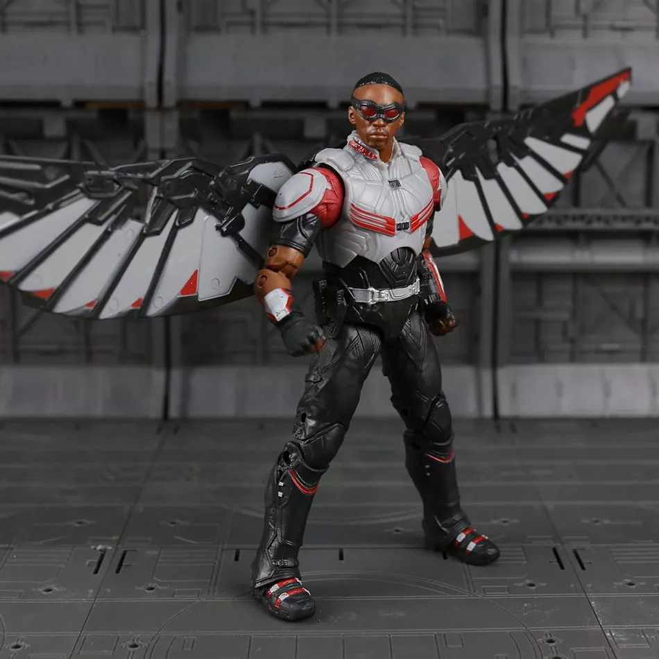 Action Figure Marvel Capitão América: Guerra Civil Falcão 18cm