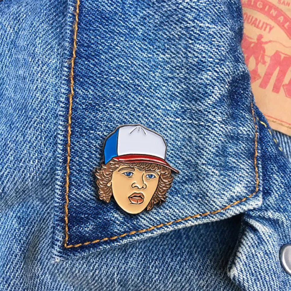 broche dustin stranger things pin Action Figure 10cm Jojo's bizarre adventure dio brando stardust cruzados figura de ação brinquedos boneca presente natal com caixa