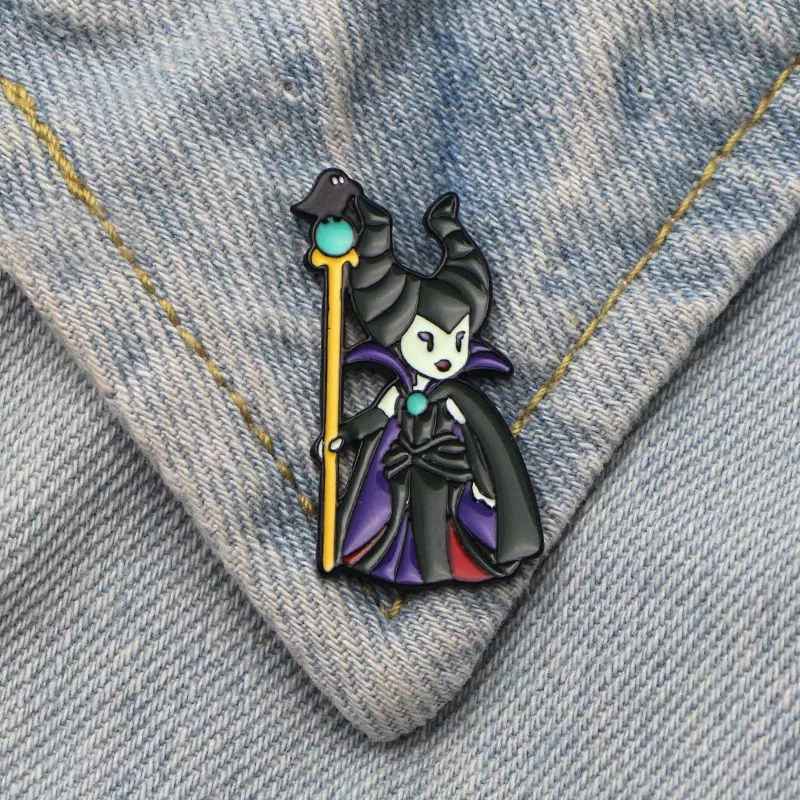 broche rainha ma arte esmalte pinos e broches lapela pino mochila sacos emblema Colar Fire Emblem Série de jogos fogo emblema colar cor ouro chama azul cristal pingente corrente colares para fãs