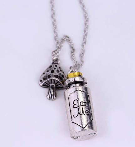 Colar Alice in Wonderland Eat Me Alice no País das maravilhas coma