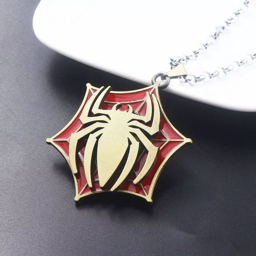 Colar Avengers Homem-Aranha Spiderman Rotatable Long Necklace Spider Red Web Necklaces Pendants for Men Choker Keyring Jewelry