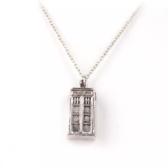 Colar BBC Doctor Dr Who TARDIS House Cabine Telefone England Inglaterra Inglês Prata