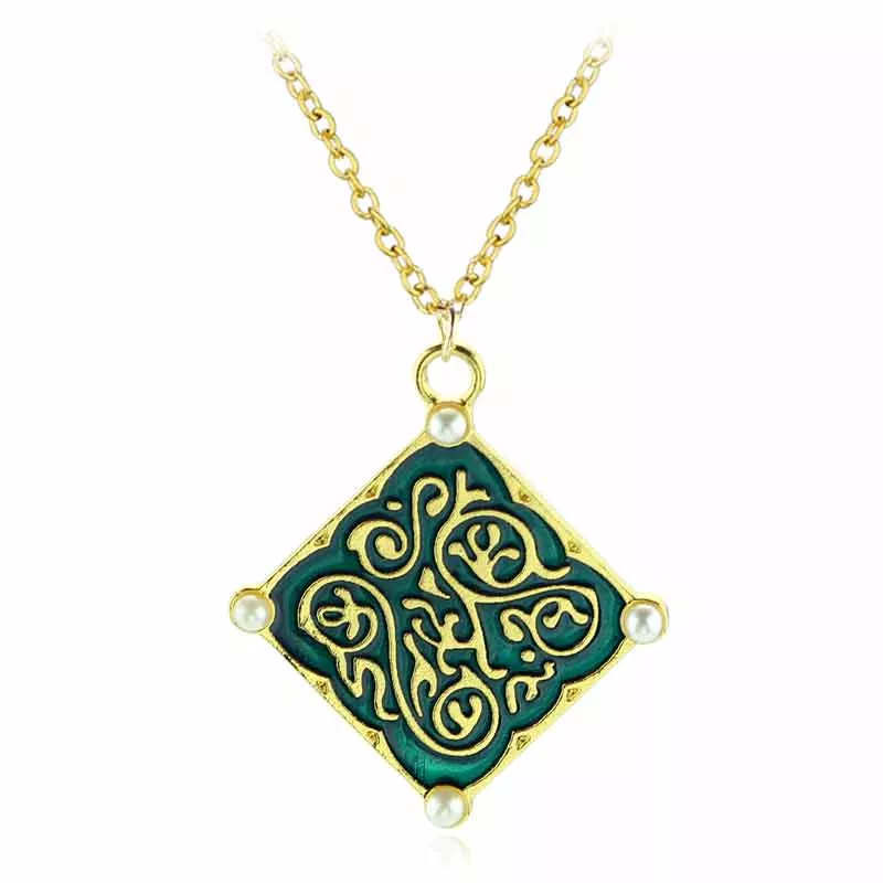 Colar Game Game Witcher 3 Triss Medallion Dourado