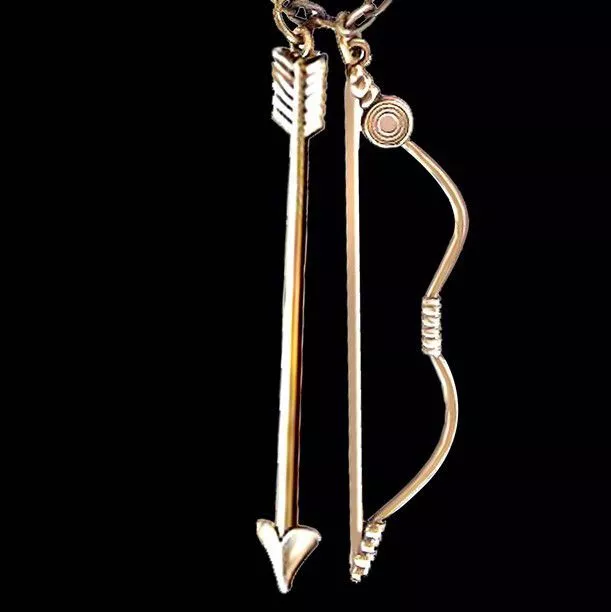 Colar Jogos Vorazes Katniss Everdeen Arco e Flecha