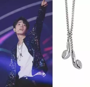 colar k pop ins hip hop fone de ouvido pingente xiao zhan concerto com a mesma Colar K-Pop Wang yibo xiao zhan estrela com colar personalidade camisola corrente na moda masculino hip hop legal rua fêmea longo pingente acessórios