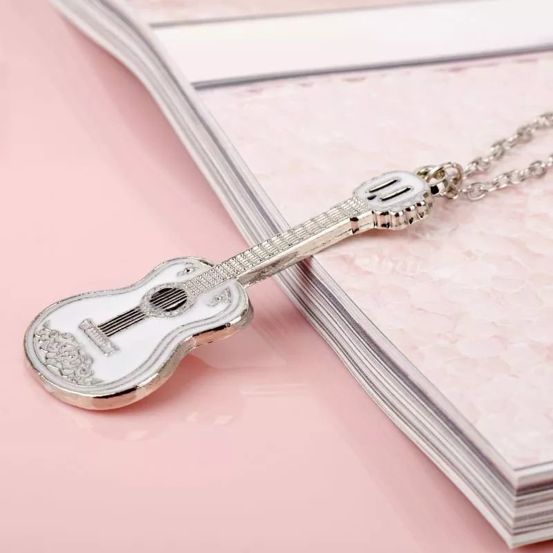 Colar Pixar Coco Guitarra Prata