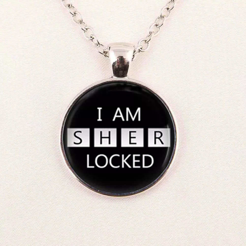 Colar Sherlock Holmes I am  Sher locked Prata
