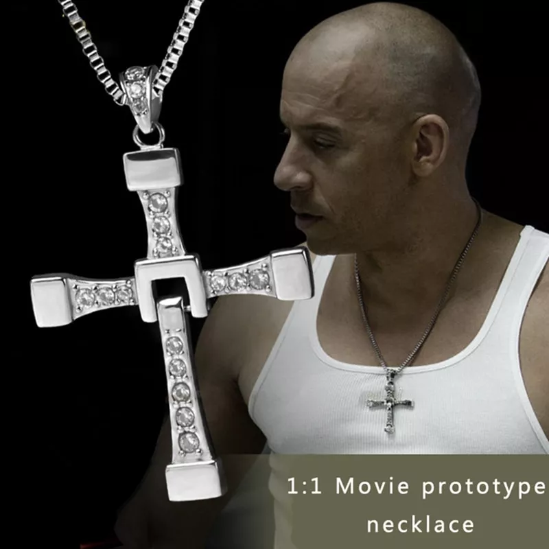 colar velozes e furiosos 8 colar dominic toretto cruz cor prata zirconia Continuação de Diários de uma Princesa está em desenvolvimento pela Disney.