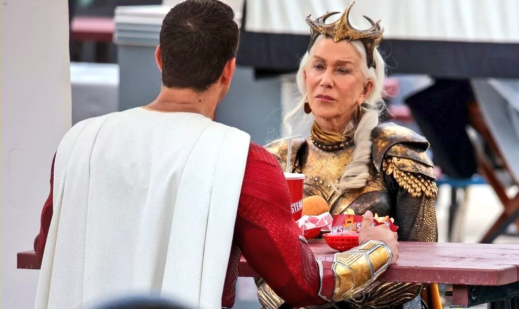 image 13 15 anos atrás, O Diabo Veste Prada era lançado nos cinemas.