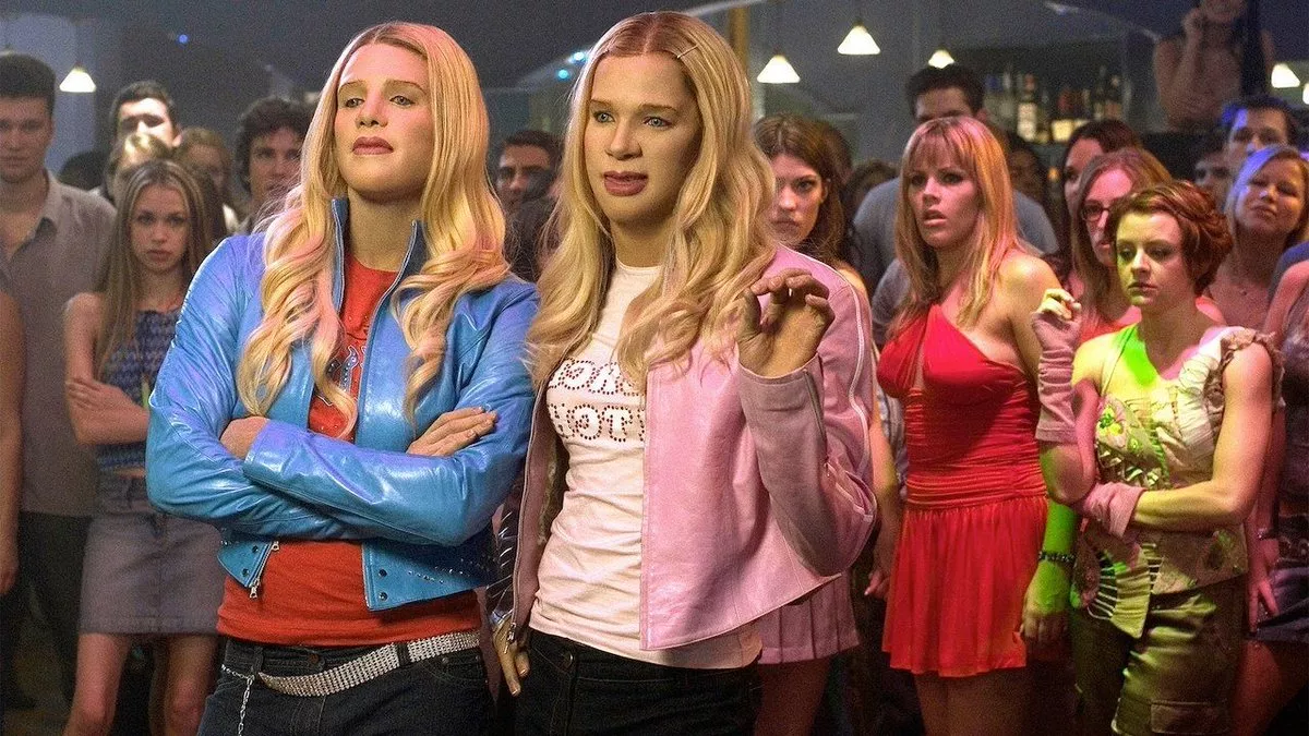 image 18 15 anos atrás, O Diabo Veste Prada era lançado nos cinemas.