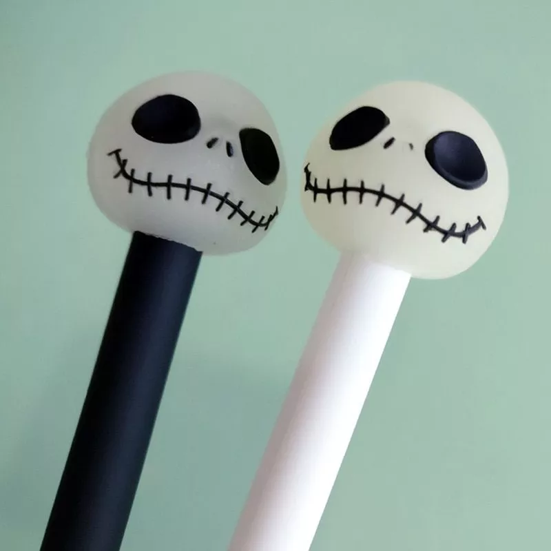Kit 2 Canetas Jack Skellington Nightmare Before Christmas Brilha no Escuro