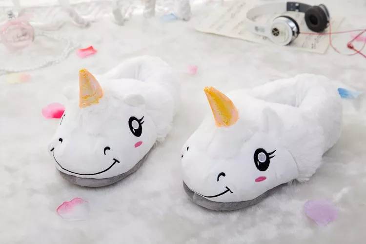 Pantufa Adulto  Unicórnio Chifre Branco
