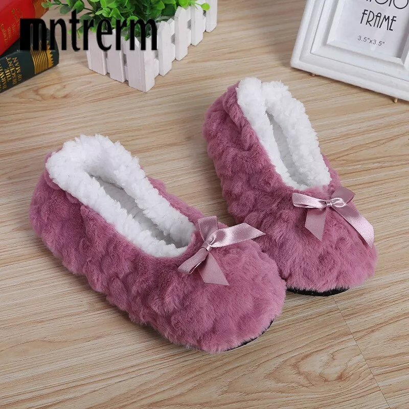 Pantufa chinelos de casa interior quente macio chinelos de pelúcia não-deslizamento de pele interior chinelos cor sólida bonito sapatos femininos