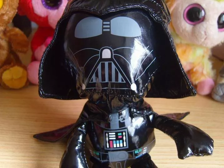 Pelúcia Star Wars Darth Vader 22cm