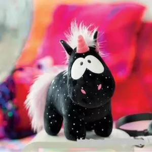 peluvcia unicornio preto boneca de pelucia brinquedo animal dormir travesseiro Colar K-Pop Wang yibo xiao zhan estrela com colar personalidade camisola corrente na moda masculino hip hop legal rua fêmea longo pingente acessórios