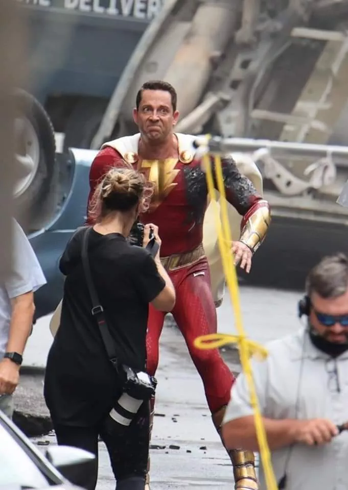 image 13 Vaza nova foto do set de Shazam 2.