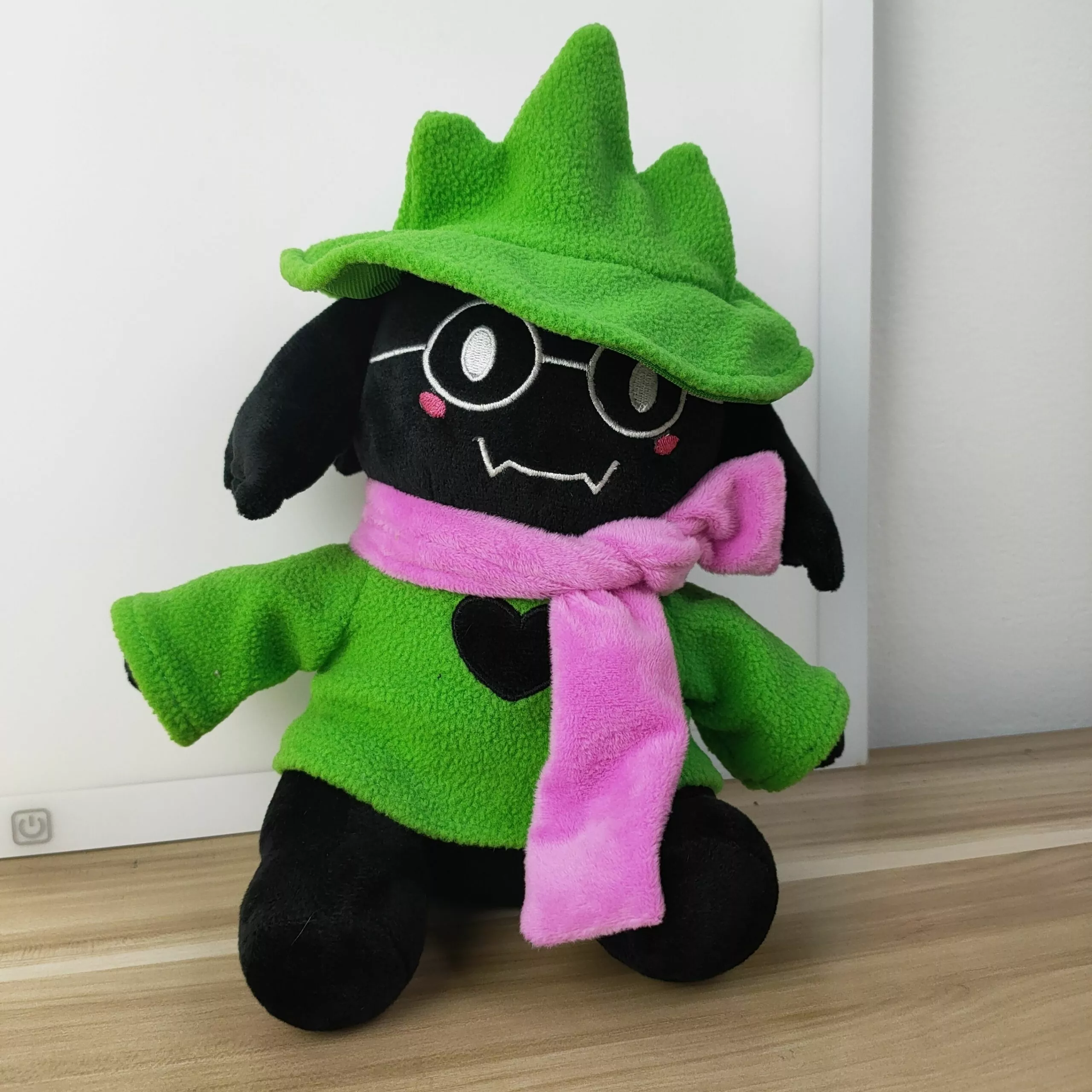 585623915 scaled Pelúcia Deltarune brinquedo de pelúcia kawaii ralsei lancer pelúcia brinquedos figura dos desenhos animados animais macios boneca para crianças presente 25cm