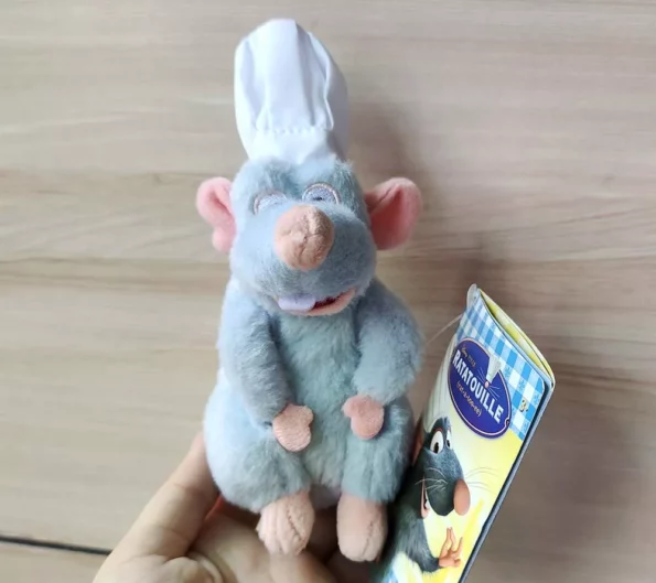 Pelúcia Ratatouille Pixar chef remy ombro magnético brinquedo de pelúcia novo 2